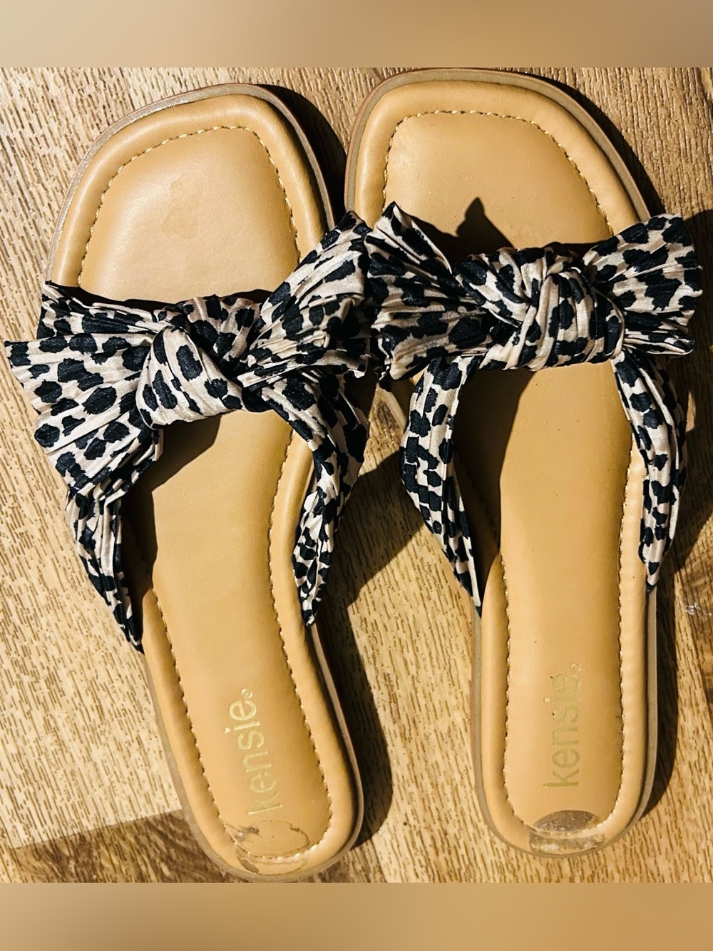 Women’s 7.5 Kensie Renata 2 Leopard Print Bow Sandals